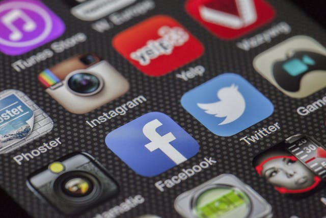 Visual summary of a case study on how social media affects brand loyalty, showing engagement metrics and influencer interactions.